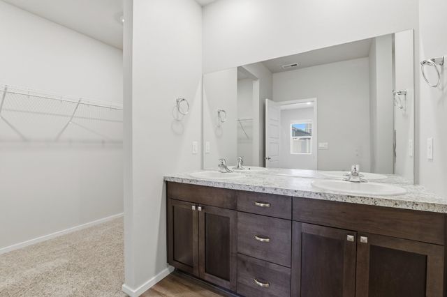 5914 W Georgetown Ln, Spokane, WA 99208