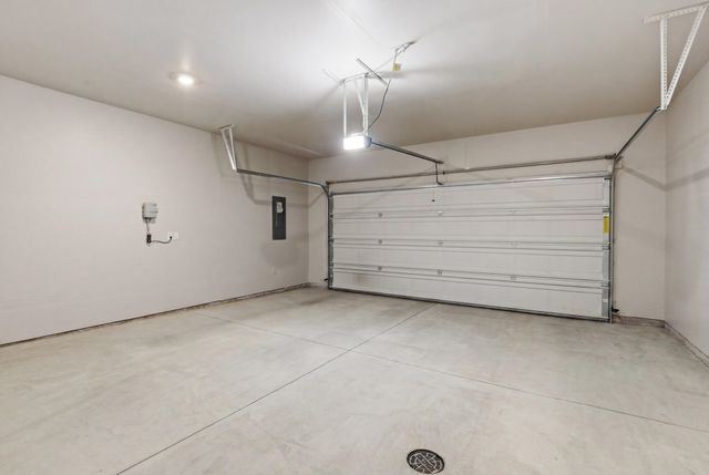 5914 W Georgetown Ln, Spokane, WA 99208