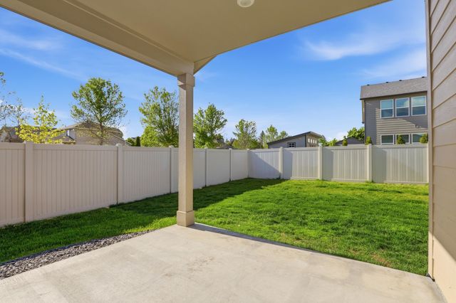 5914 W Georgetown Ln, Spokane, WA 99208