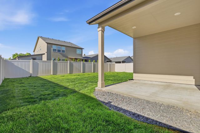 5914 W Georgetown Ln, Spokane, WA 99208