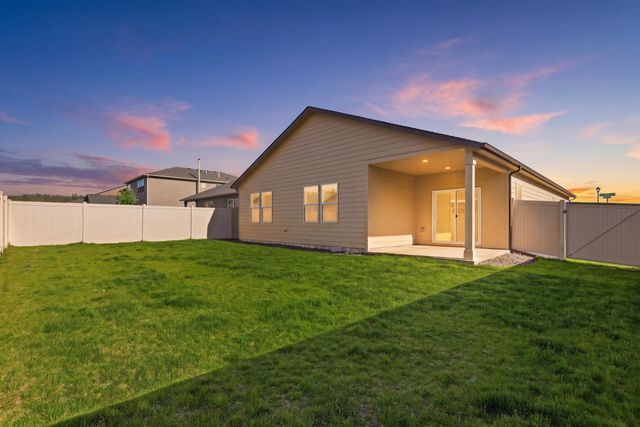 5914 W Georgetown Ln, Spokane, WA 99208