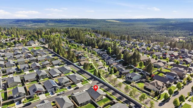 5914 W Georgetown Ln, Spokane, WA 99208