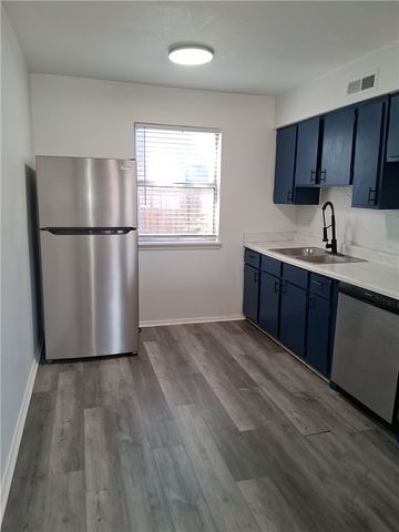 1855 W Deane Street B, Fayetteville, AR 72703