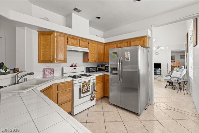 8747 Martinique Bay Lane, Las Vegas, NV 89147