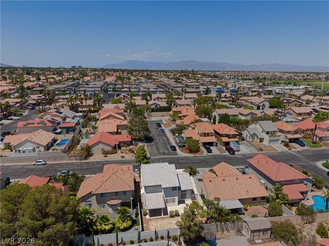 8747 Martinique Bay Lane, Las Vegas, NV 89147