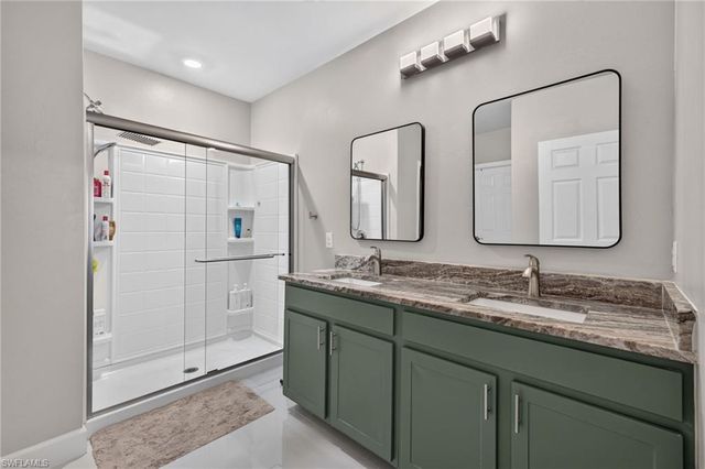 3172 Estancia LN, Cape Coral, FL 33909