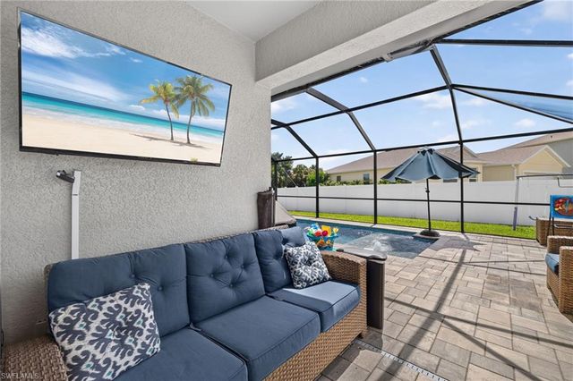 3172 Estancia LN, Cape Coral, FL 33909
