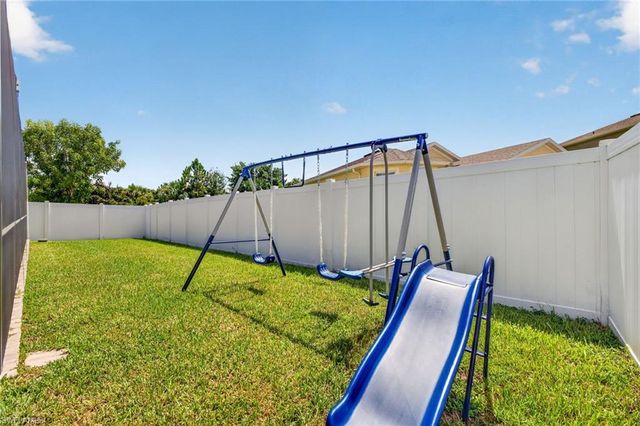 3172 Estancia LN, Cape Coral, FL 33909