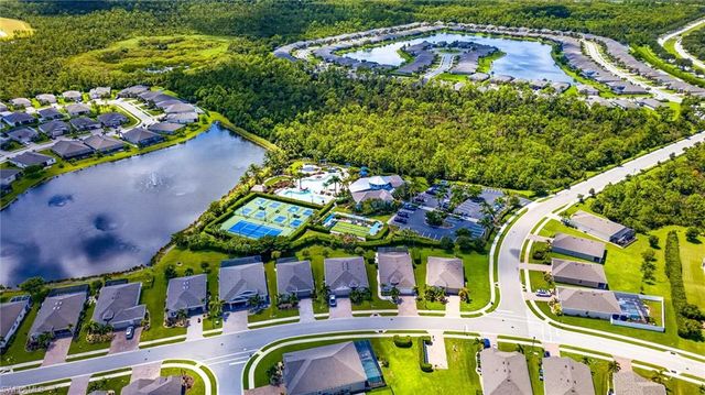 3172 Estancia LN, Cape Coral, FL 33909