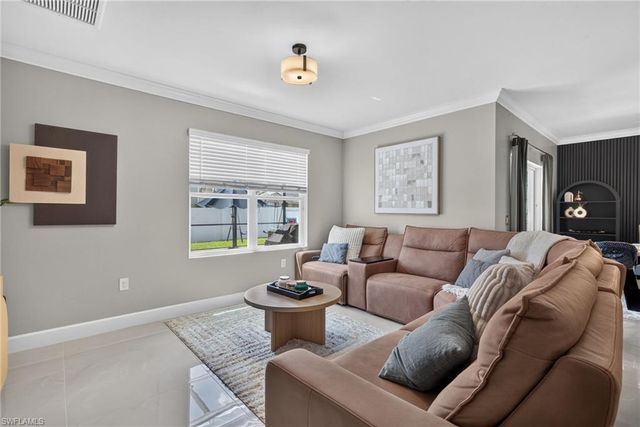 3172 Estancia LN, Cape Coral, FL 33909