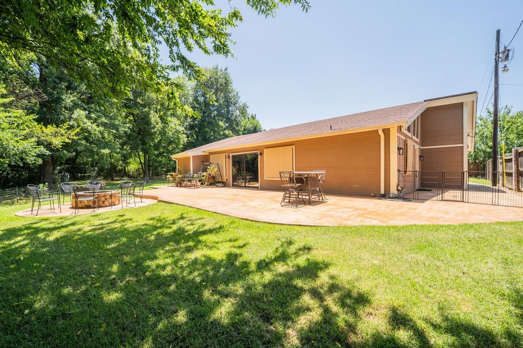 1200 Melony Drive B, Sulphur Springs, TX 75482