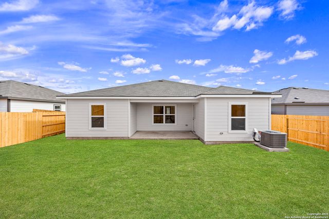 16024 Stratford Cove, Lytle, TX 78052