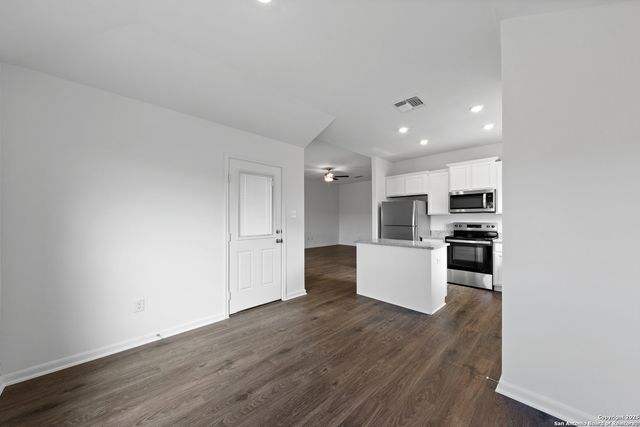 16024 Stratford Cove, Lytle, TX 78052