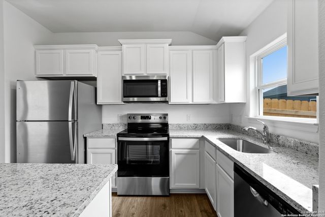 16024 Stratford Cove, Lytle, TX 78052