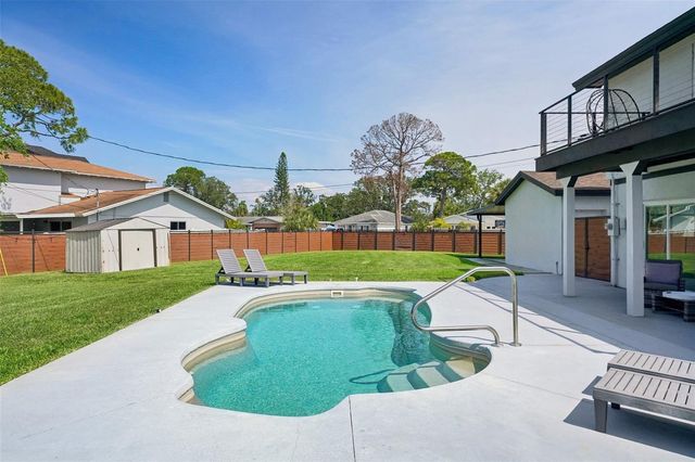 5201 HUNTINGTON STREET NE, St Petersburg, FL 33703