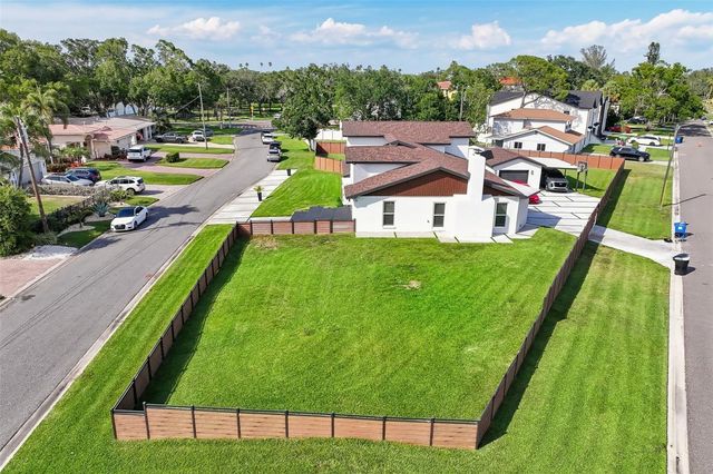 5201 HUNTINGTON STREET NE, St Petersburg, FL 33703