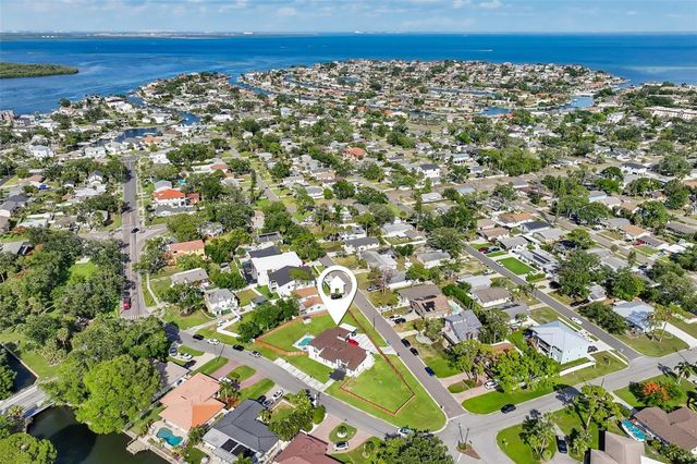 5201 HUNTINGTON STREET NE, St Petersburg, FL 33703