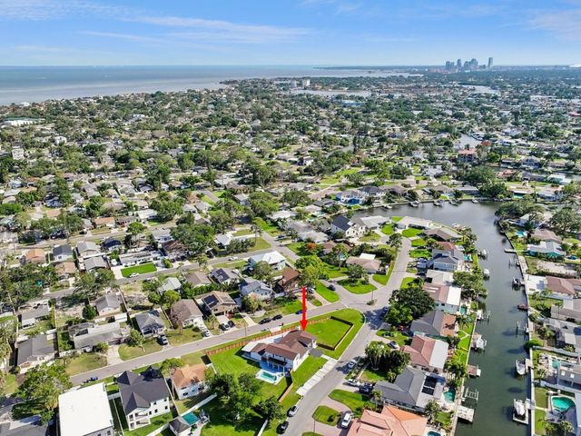 5201 HUNTINGTON STREET NE, St Petersburg, FL 33703