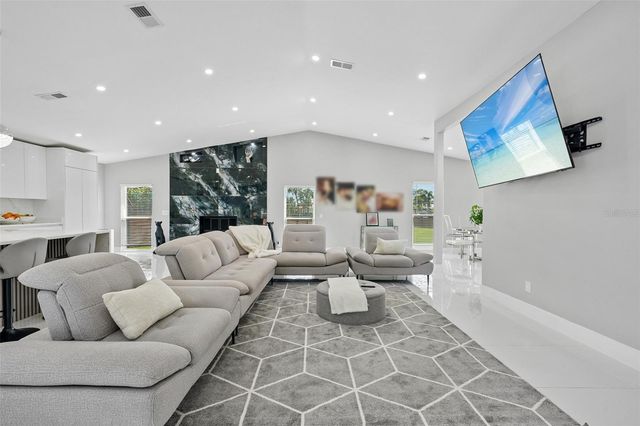 5201 HUNTINGTON STREET NE, St Petersburg, FL 33703