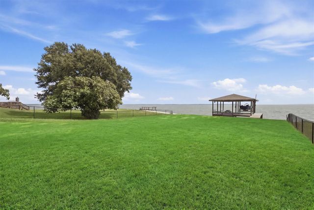 281 Fishermans Bend Drive, Point Blank, TX 77364