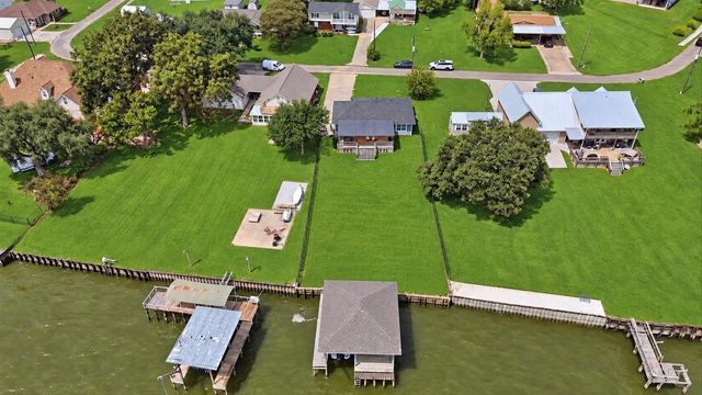 281 Fishermans Bend Drive, Point Blank, TX 77364