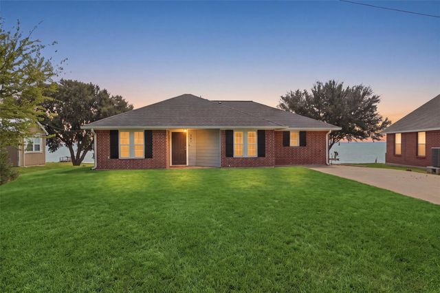 281 Fishermans Bend Drive, Point Blank, TX 77364