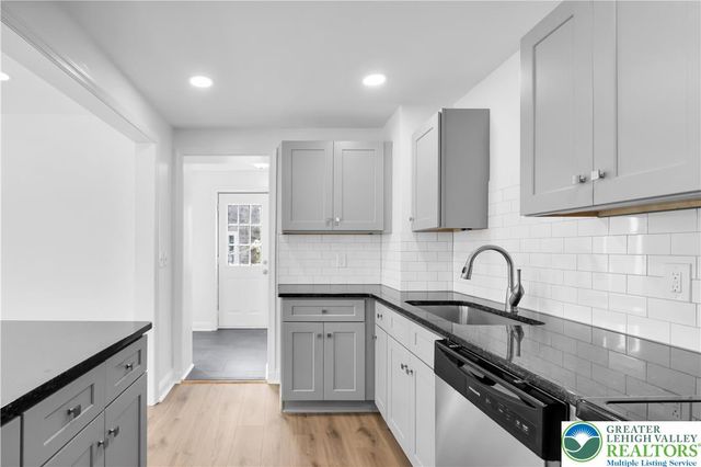200 North 7th Street, Easton, PA 18042