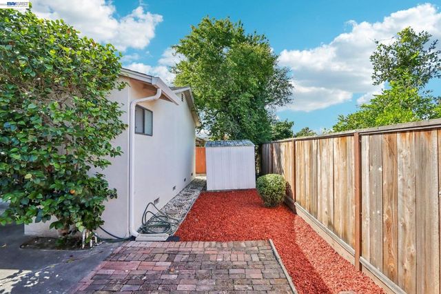 24653 Surrey Way, Hayward, CA 94544