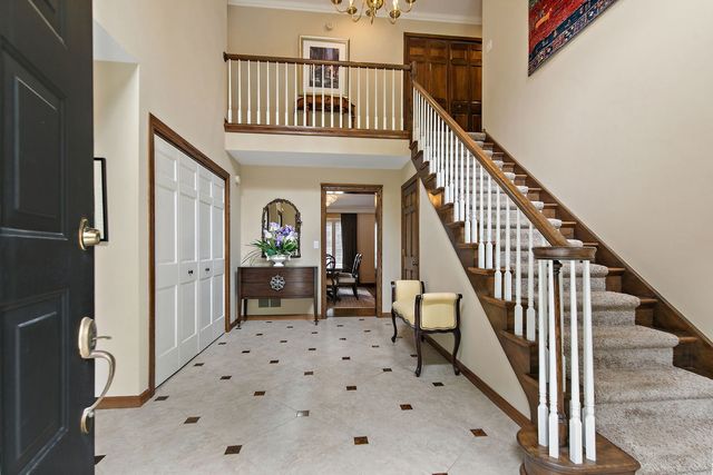 2701 Crystal Way, Crystal Lake, IL 60012