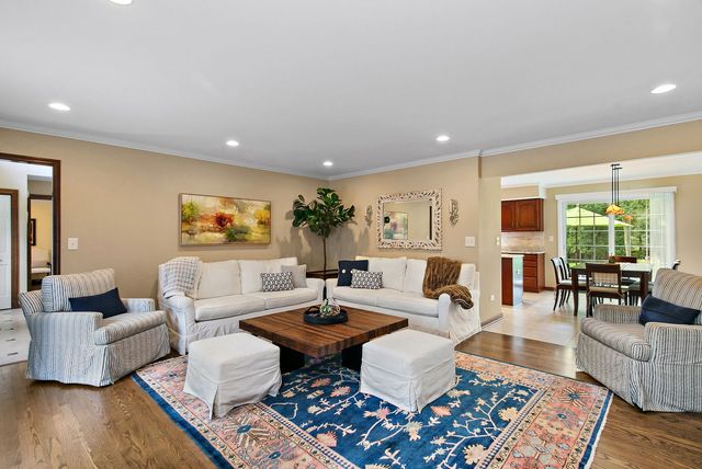 2701 Crystal Way, Crystal Lake, IL 60012