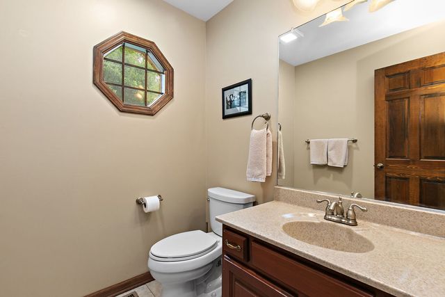 2701 Crystal Way, Crystal Lake, IL 60012