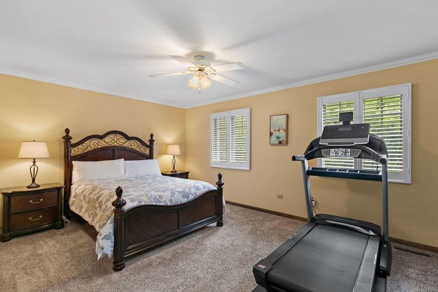 2701 Crystal Way, Crystal Lake, IL 60012