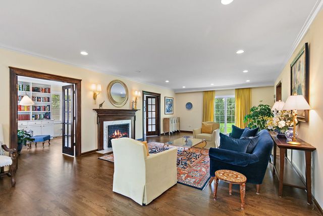 2701 Crystal Way, Crystal Lake, IL 60012