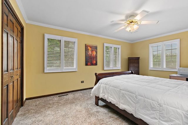 2701 Crystal Way, Crystal Lake, IL 60012
