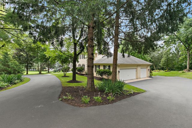 2701 Crystal Way, Crystal Lake, IL 60012