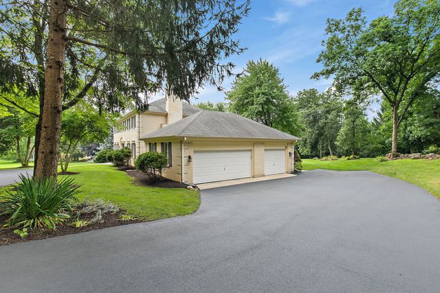 2701 Crystal Way, Crystal Lake, IL 60012