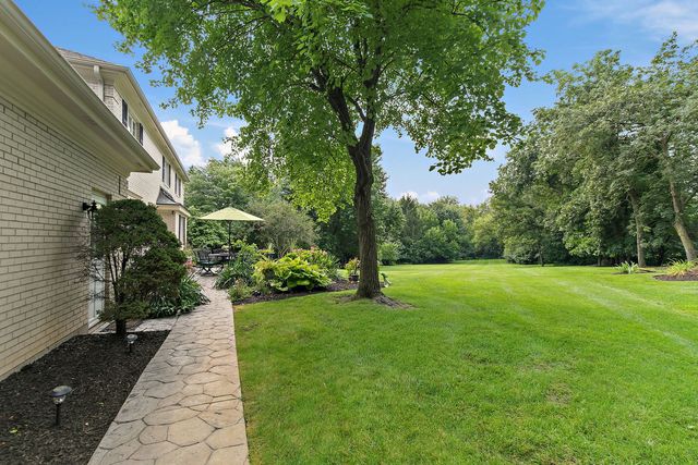 2701 Crystal Way, Crystal Lake, IL 60012