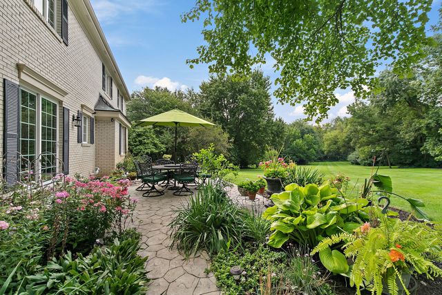 2701 Crystal Way, Crystal Lake, IL 60012