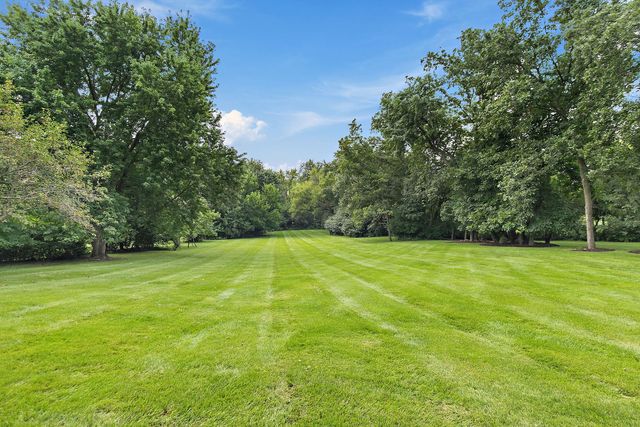 2701 Crystal Way, Crystal Lake, IL 60012