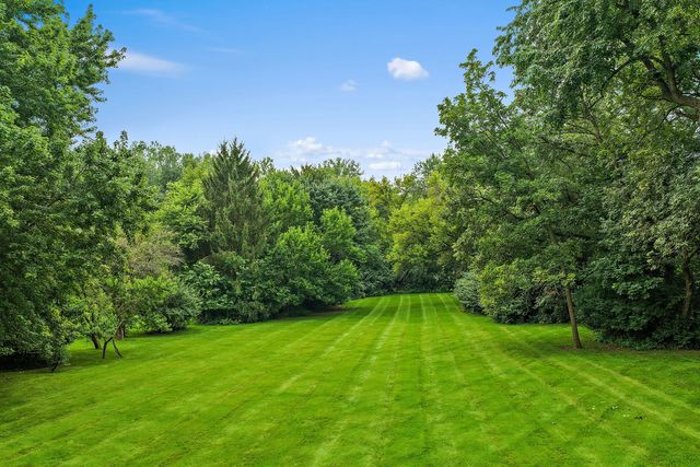 2701 Crystal Way, Crystal Lake, IL 60012