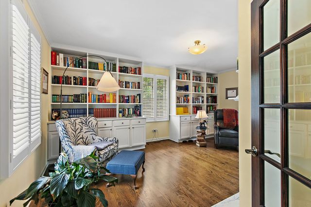 2701 Crystal Way, Crystal Lake, IL 60012