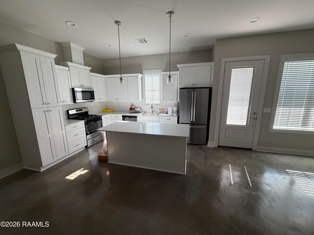 209 Silver Star Court, Youngsville, LA 70592