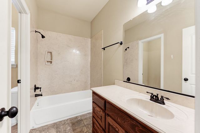1132 Shadow Lakes Drive, Wills Point, TX 75169