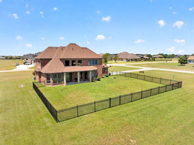 1132 Shadow Lakes Drive, Wills Point, TX 75169