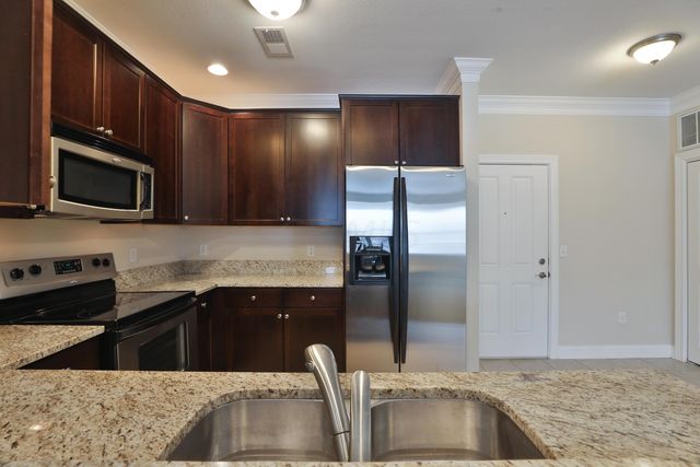 960 Perry Street, 207, Columbus, OH 43215