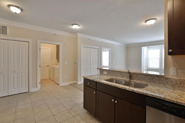 960 Perry Street, 207, Columbus, OH 43215