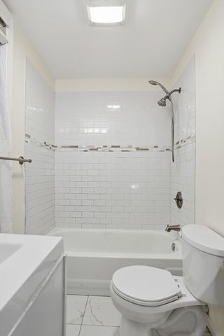 13 Howard St 1, Cambridge, MA 02139