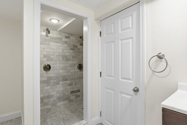 13 Howard St 1, Cambridge, MA 02139