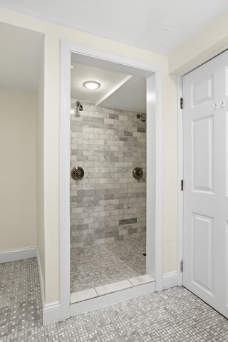 13 Howard St 1, Cambridge, MA 02139