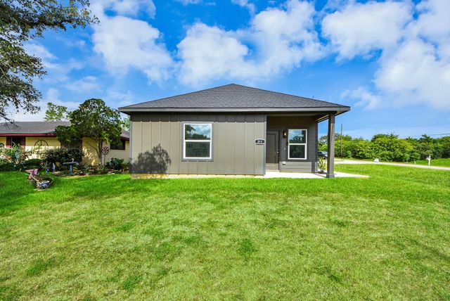 211 19th Street, Hempstead, TX 77445